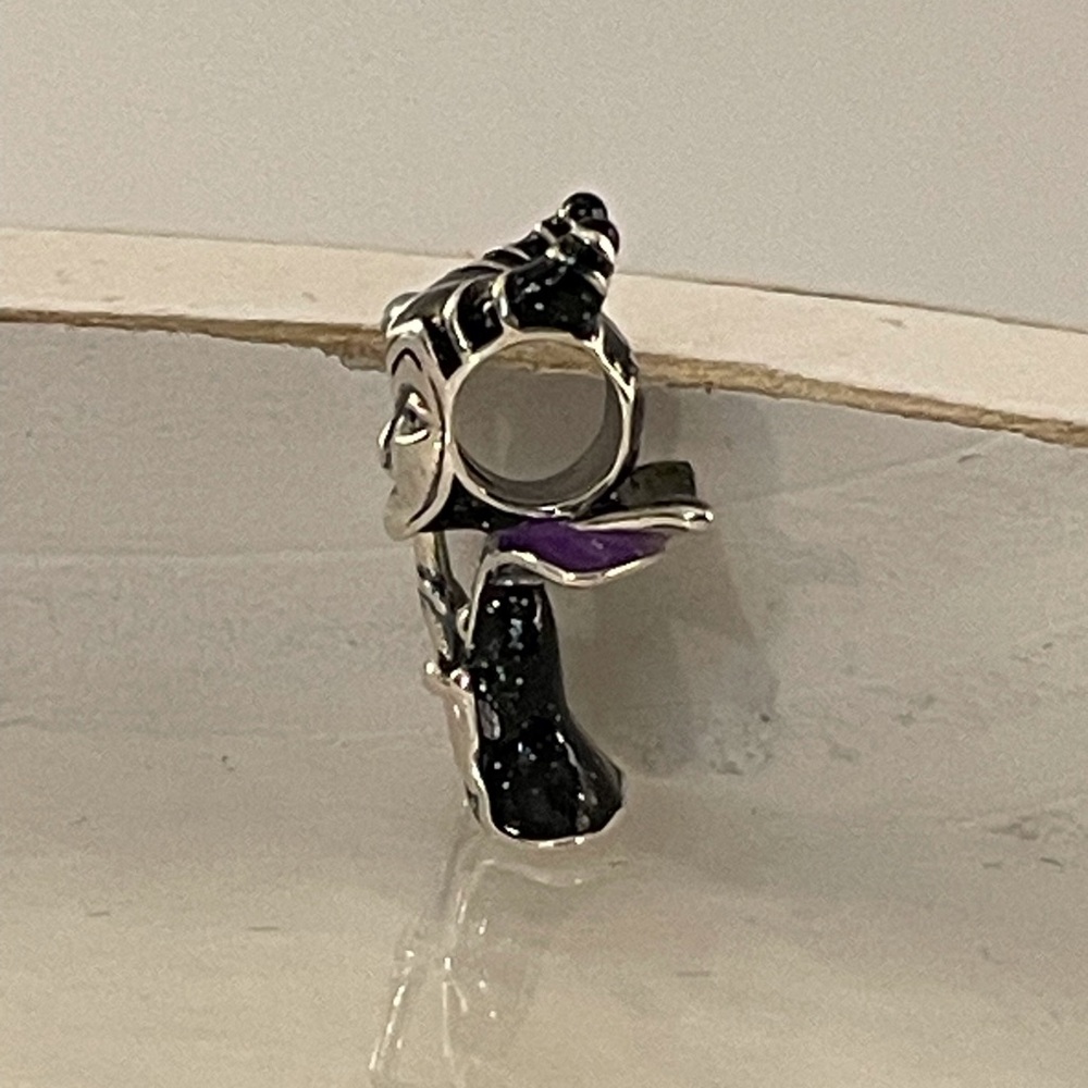 Bracelet Charm Disney’s Villain Maleficent - Picture 4 of 9